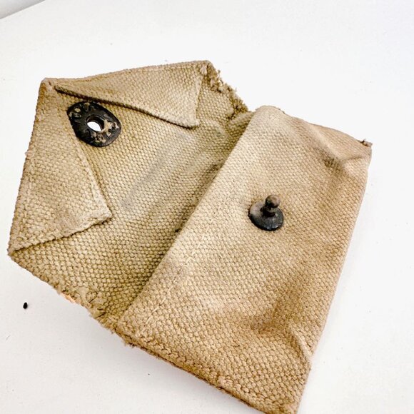 ANTIQUE WWII DRESSING FIRST AID POUCH KHAKI CANVAS - Picture 10 of 11